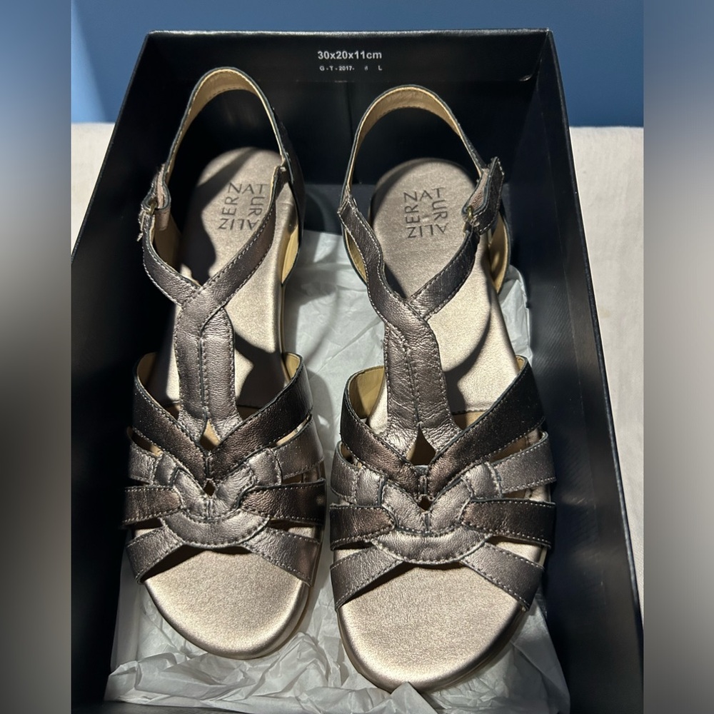 Naturalizer, bronze 9.5
